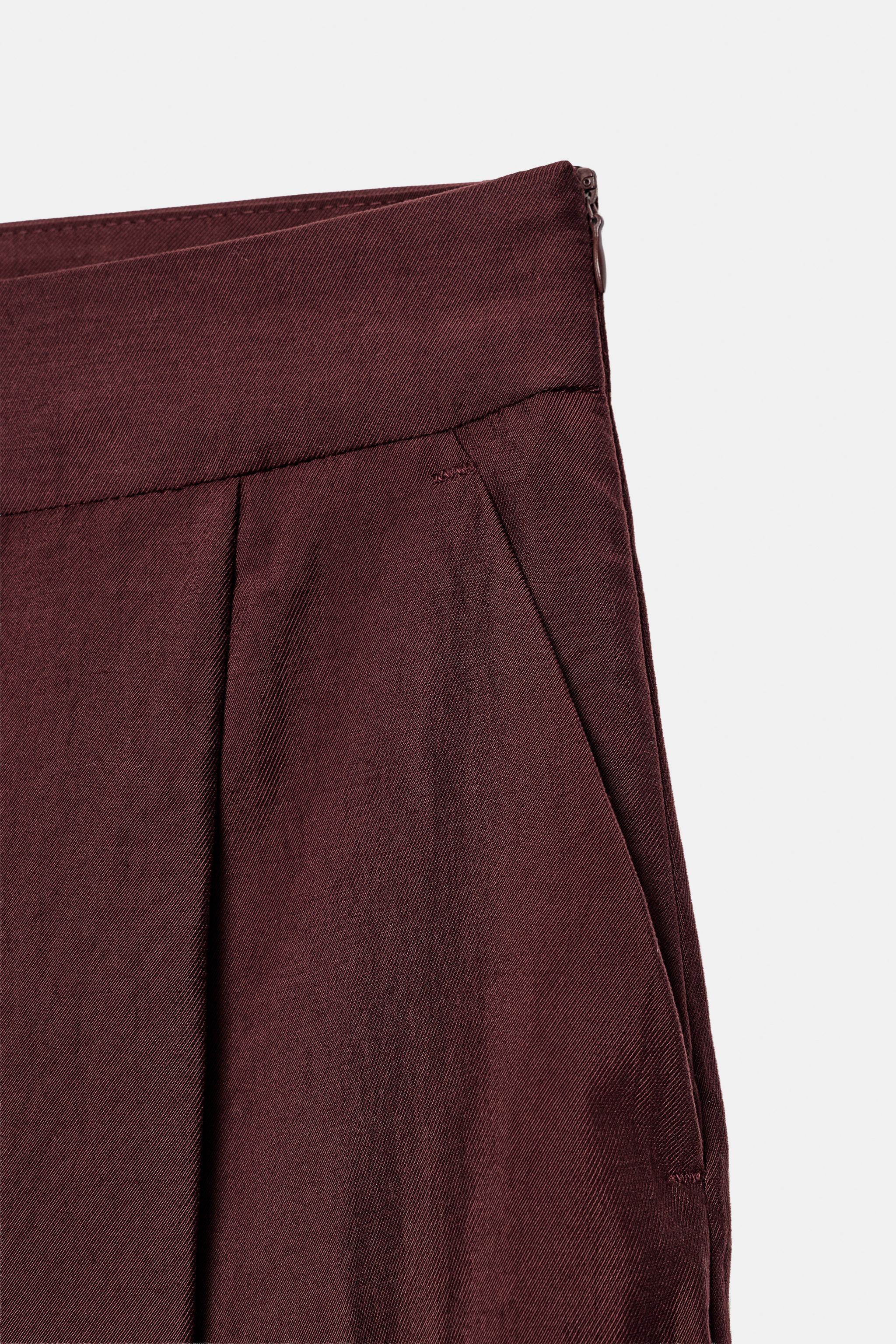 PLEATED STRAIGHT-LEG TROUSERS